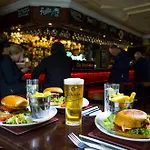 Πανσιόν The Pub 3*