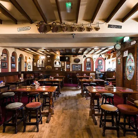 The Pub Konukevi