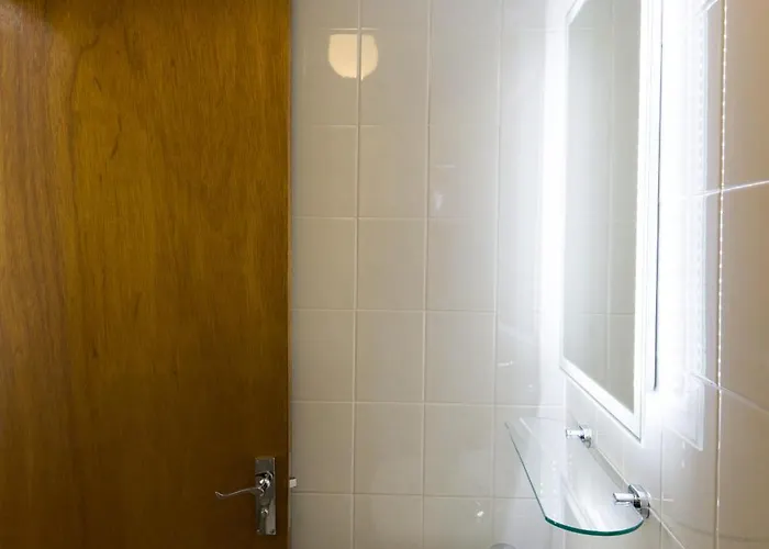 The Pub 게스트하우스 딩글