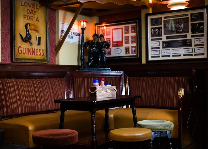 The Pub 게스트하우스 딩글