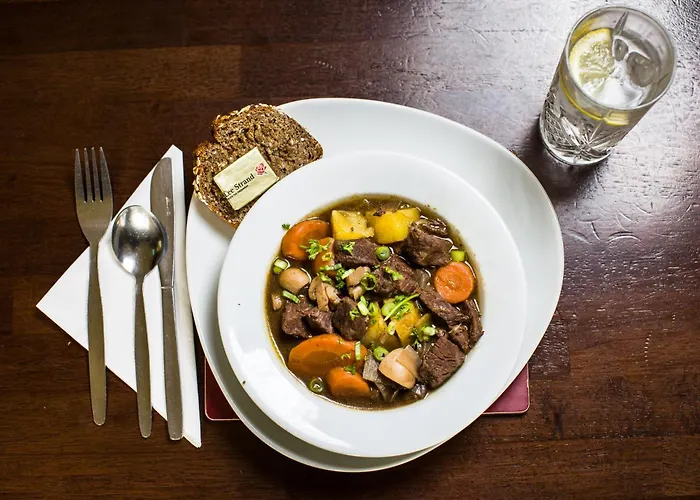 The Pub 게스트하우스 딩글